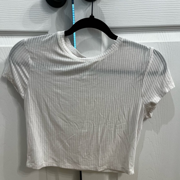 Alo Yoga Ribbed Sea Coast Cropped Top - Picture 3 of 5